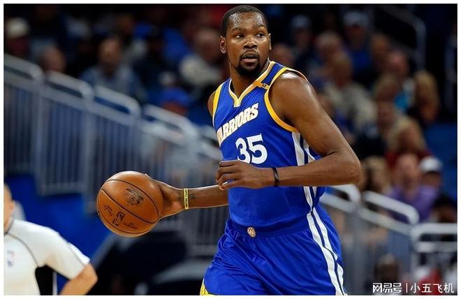 曼联中场组织力再次被质疑（曼联中场调度能力再遭质疑）