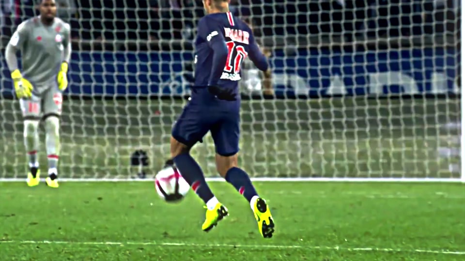 赖因德斯：米兰今年有机会争冠；未来是否会回归？回头见吧（赖因德斯：米兰本季有望争冠；是否回归？改日再谈）