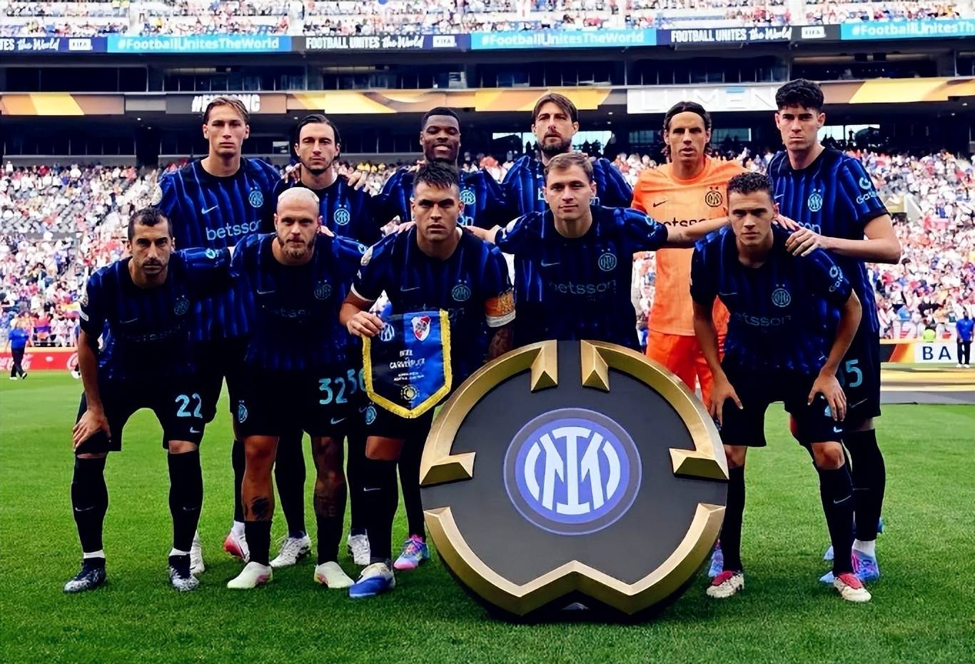 巴列卡诺客队更衣室设施简陋，波兰球队波兹南莱赫发视频吐槽（波兹南莱赫晒视频吐槽巴列卡诺客队更衣室条件简陋）