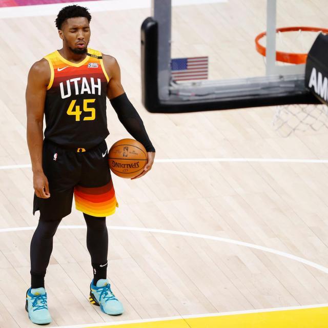 NBA季后赛焦点球员表现回顾（NBA季后赛核心球星表现盘点）