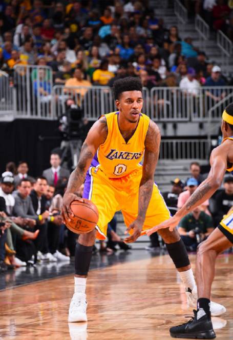 RMC：多纳鲁马正在被巴黎逼向离队边缘，他已知晓自己的处境（RMC：巴黎将多纳鲁马逼至离队边缘，球员已清楚自身处境）