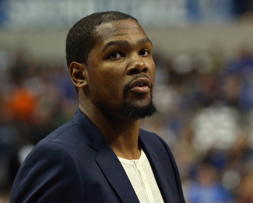 中超：上海海港主场4-1大胜深圳（中超：上海海港主场4比1完胜深圳队）