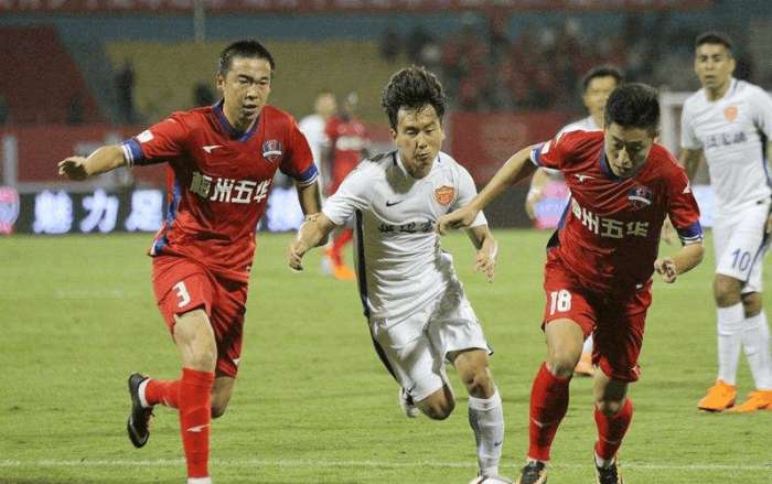 打疯了！国米横扫科莫登顶，劳塔罗回应质疑，齐沃激活水货太神